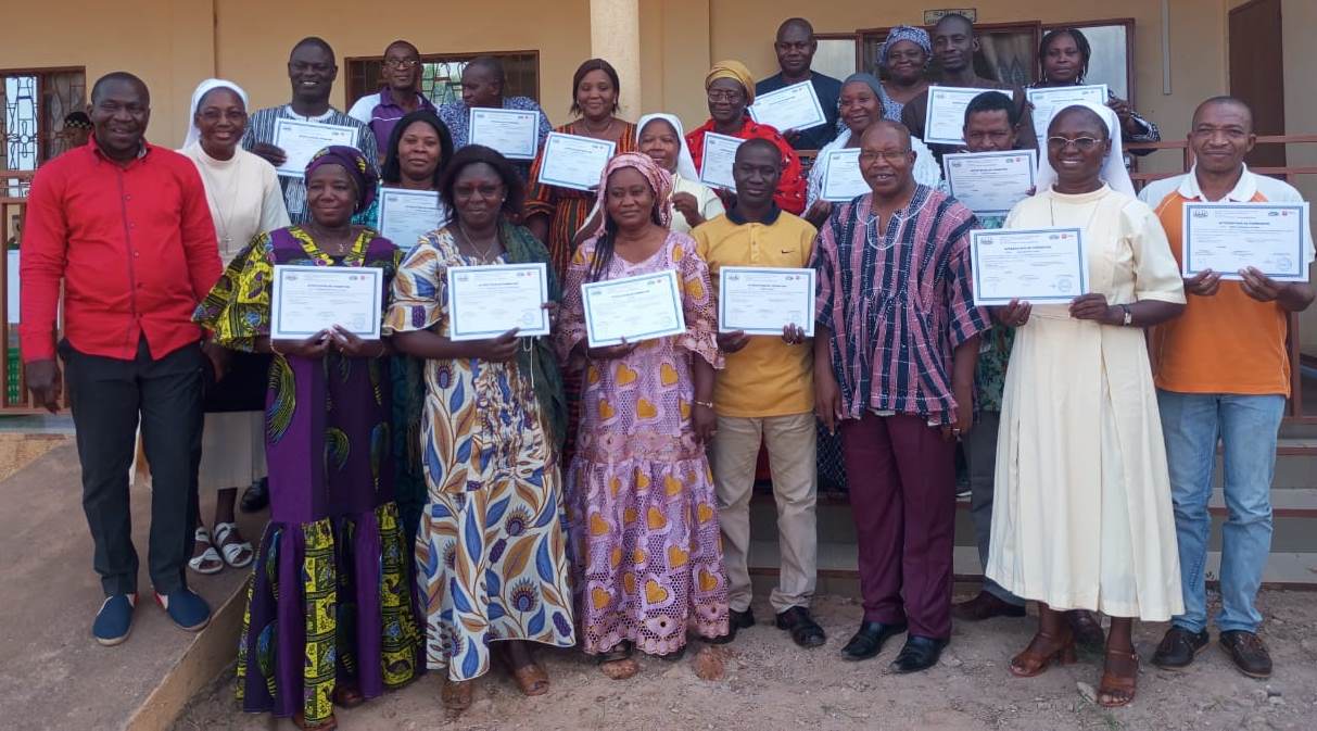 Les participants à l'initiation des enseignants à l'écriture Braille