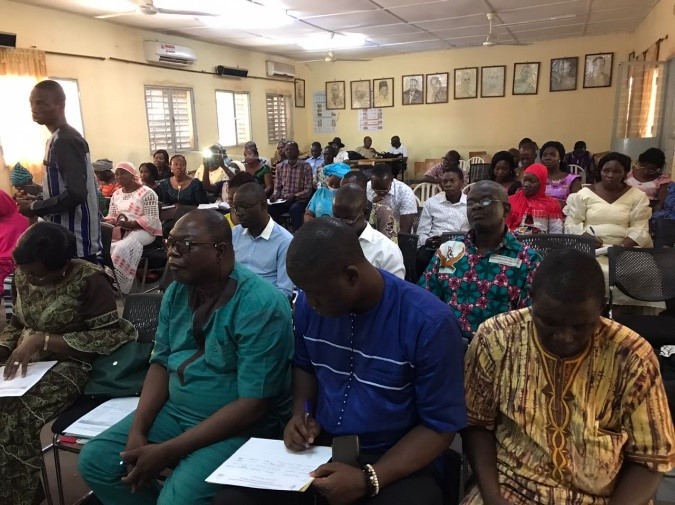 Photo des enseignants en formation sur l'appui psycho-social aux EDI à Dédougou