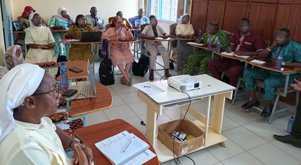  Rencontre entre la délégation
                                                          de la FETAPH  en visite au Burkina, l'ODDS
                                                          et les structures intervenants dans le
                                                          domaine de la protection 