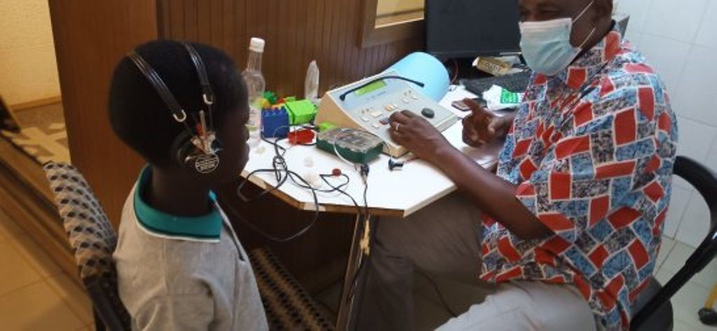 test d'audiologie d'un enfant
